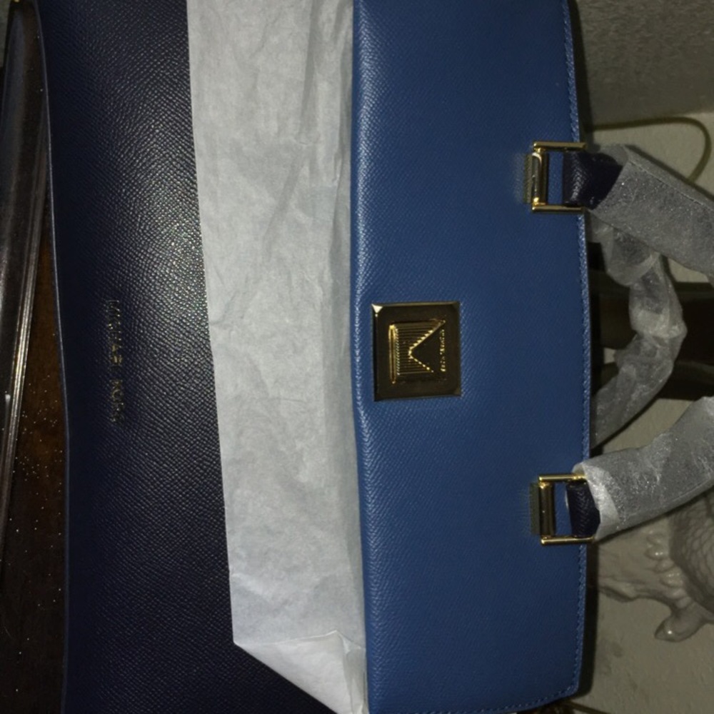 Micheal Kors Handbag w Satchel